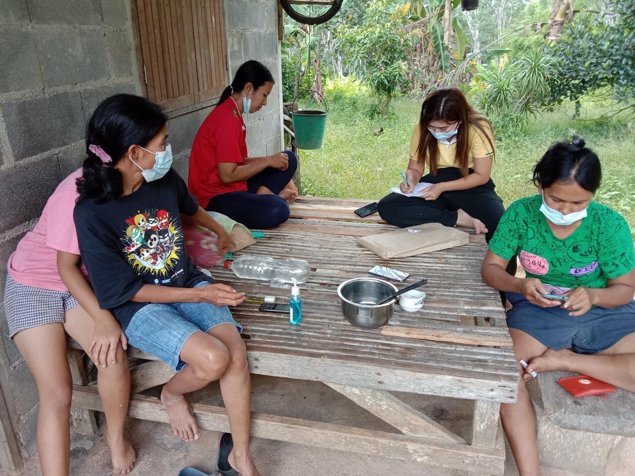 ออกเยี่ยมบ้านผู้มีรายได้น้อยในตำบลเขาไพร
