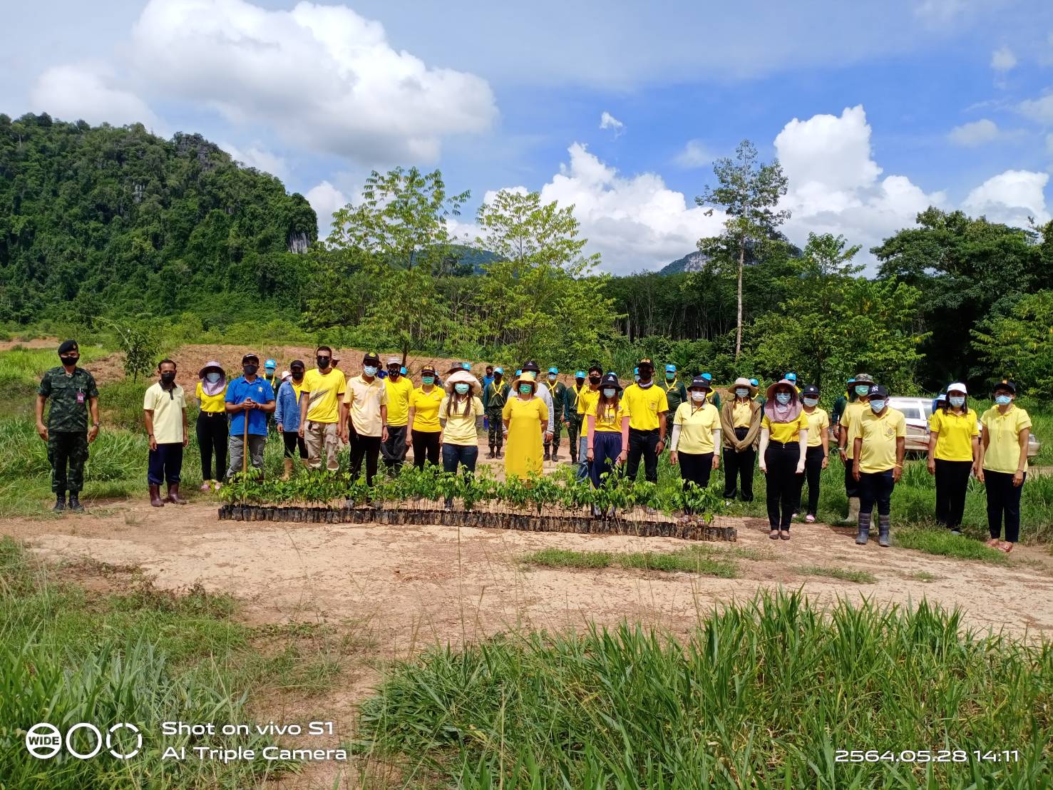 กิจกรรมโครงการอนุรักษ์ทรัพยากรธรรมชาติและสิ่งแวดล้อมกิจกรรมปลูกป่าเฉลิมพระเกียรติ เนื่องในโอกาสวันเฉลิมพระชนมพรรษาพระบาทสมเด็จพระนางเจ้าฯพระบรมราชินี วันที่ 3 มิถุนายน 2564